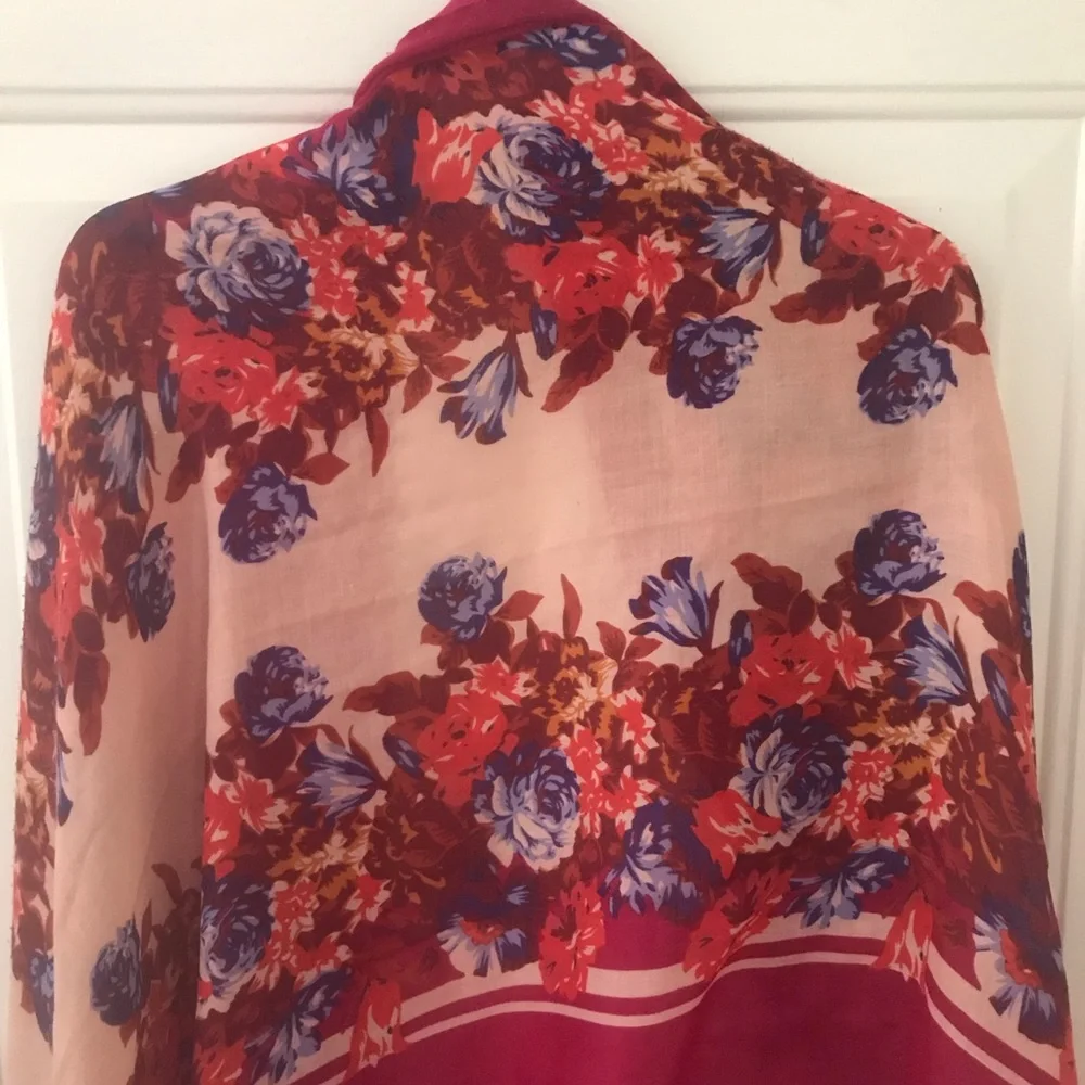 Lightweight Pink Floral Scarf/Wrap